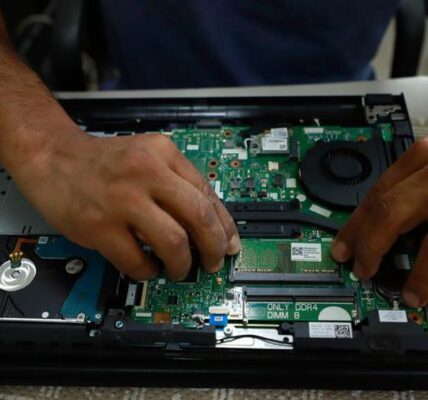 (Multimedia) Especial: Máxima casa de estudios de México impulsa reciclaje de computadoras para cuidar ambiente y evitar deserción estudiantil 2 24 2 2