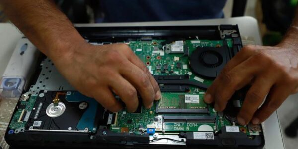 (Multimedia) Especial: Máxima casa de estudios de México impulsa reciclaje de computadoras para cuidar ambiente y evitar deserción estudiantil 11 24 2 2