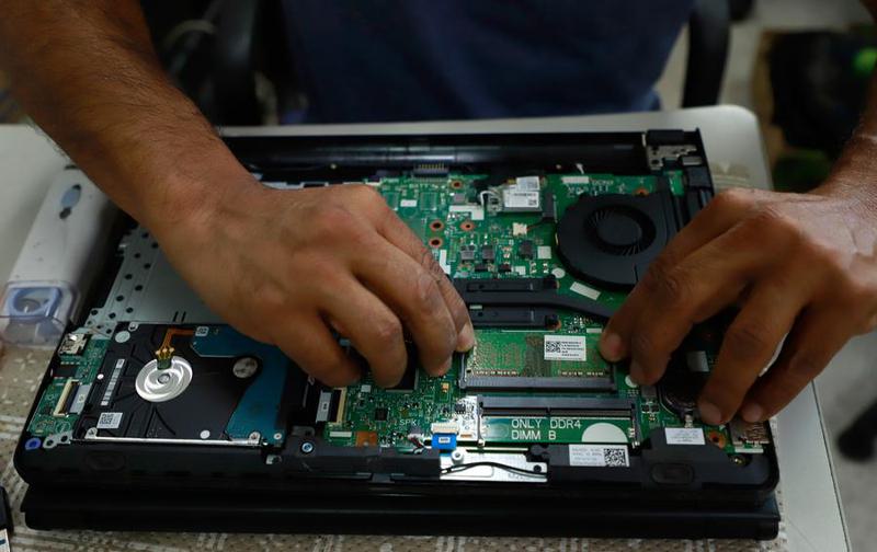 (Multimedia) Especial: Máxima casa de estudios de México impulsa reciclaje de computadoras para cuidar ambiente y evitar deserción estudiantil 3 24 2 2