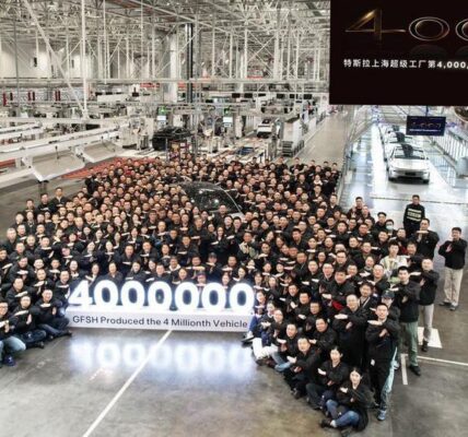 (Multimedia) Fábrica de Tesla en Shanghai produce coche número 4 millones 3 31 9