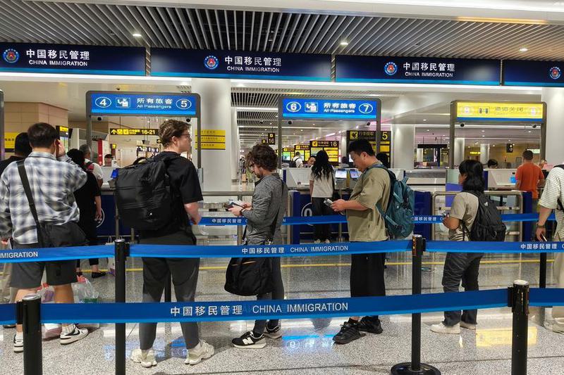 (Multimedia) China mejorará facilidades para visitantes extranjeros, informa ministro de Cultura y Turismo 1 33 9