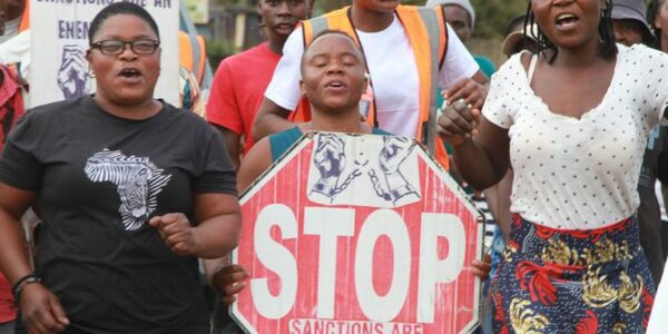 (Multimedia) China insta a unos pocos países y organizaciones a levantar sanciones ilegales contra Zimbabue 15 37 5