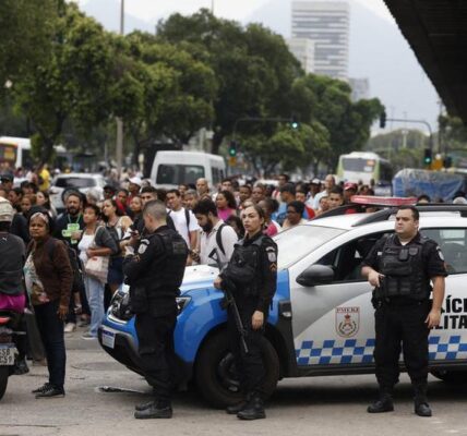 (Multimedia) Suben a 64 los muertos en megaoperación en Río de Janeiro y detienen a más de 100 personas 2 4 5 2