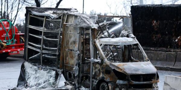 (Multimedia) Aumenta a 17 cifra de muertos por explosión de camión cisterna de gas en oriente de la Ciudad de México 15 40 1 1