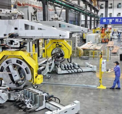 (Multimedia) Sector financiero chino inyecta 170 billones de yuanes para fortalecer economía real durante último quinquenio 3 46 4