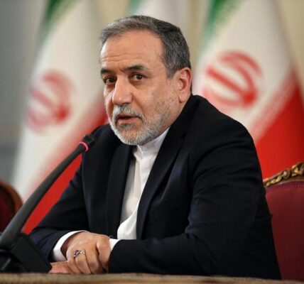 (Multimedia) No hay bases positivas para interacción con Washington, dice canciller iraní 3 47 4