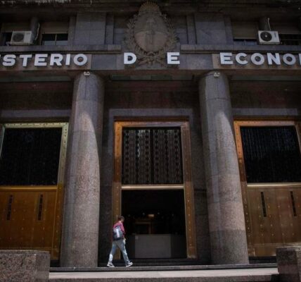 (Multimedia) Argentina anuncia regreso al mercado internacional de crédito tras casi ocho años 3 7 3 3