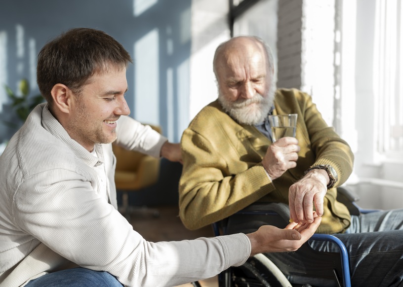 viejo paciente que sufre de parkinson