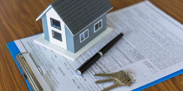 PREGÚNTALE A TU ABOGADO/ ¿Cómo puedo regularizar la escritura de mi casa? 14 Escrituras