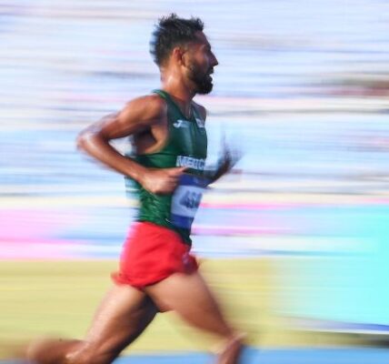 Eduardo Herrera arrasa en los 5 mil metros y gana el oro en Santo Domingo 4 20260804 3225 13 1000x428