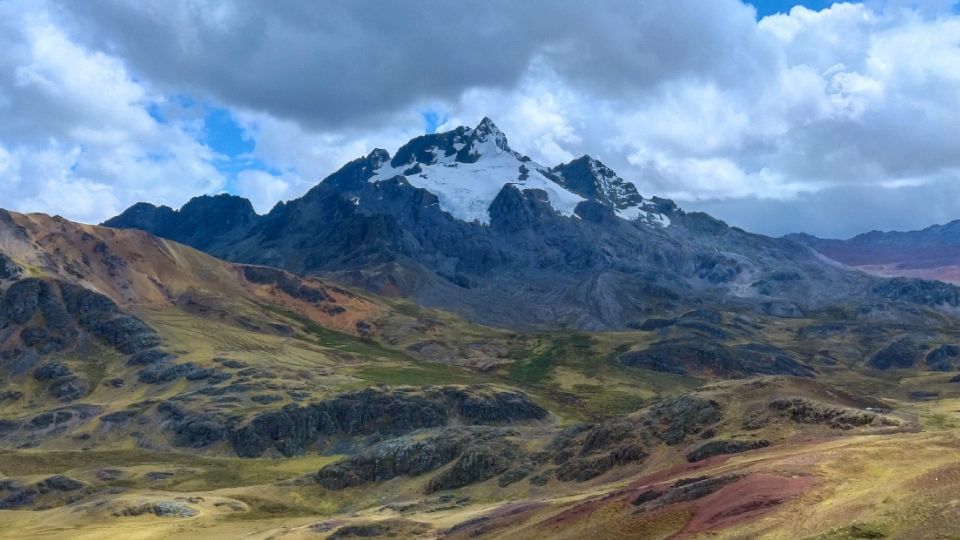 Deslave en carretera deja un muerto y cuatro heridos tras sismo de magnitud 4.4 en Perú 1 f960x540 155330 229405 5050