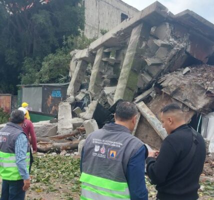 Derrumbe sacude a la Escandón; Fiscalía investiga colapso de inmueble 3 f960x540 155595 229670 5050
