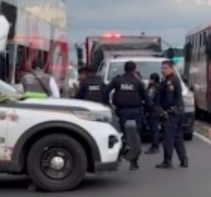 Muere motociclista en Agrícola Pantitlán tras chocar con bolardos y ser arrollado por un autobús 3 muere motociclista agricola pantitlan 13 1000x428