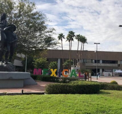 Alerta de EU en Mexicali enciende vigilancia; Sheinbaum asegura que autoridades están atentas 2 palacio municipal mexicali baja california