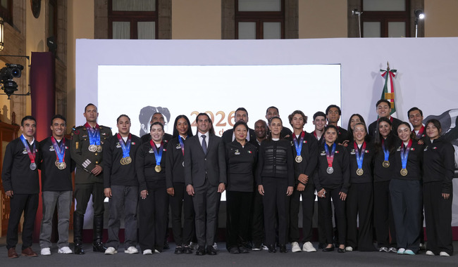 Premio al esfuerzo: Sheinbaum anuncia aumento de becas tras resultados históricos en Santo Domingo 2026 1 post 2026 08 12 Conferencia de prensa matutina Palacio Nacional 22 HC