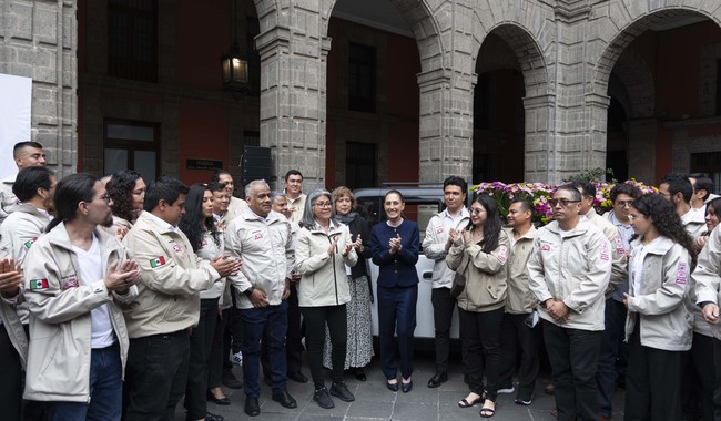 Claudia Sheinbaum presenta el minivehículo Olinia Carga; la convocatoria para su producción se publica en septiembre 1 post 2026 08 20 Conferencia de prensa matutina Palacio Nacional 32 JCB