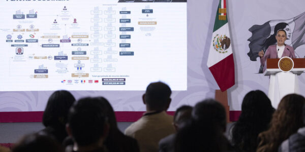Sheinbaum anuncia que los 5.8 mdd recuperados del caso García Luna y familia Weinberg serán destinados a escuelas de La Montaña de Guerrero 17 post 2026 08 27 Conferencia de prensa matutina. Palacio Nacional 08 CRM