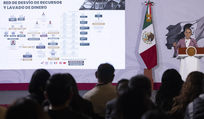Sheinbaum anuncia que los 5.8 mdd recuperados del caso García Luna y familia Weinberg serán destinados a escuelas de La Montaña de Guerrero 1 post 2026 08 27 Conferencia de prensa matutina. Palacio Nacional 08 CRM