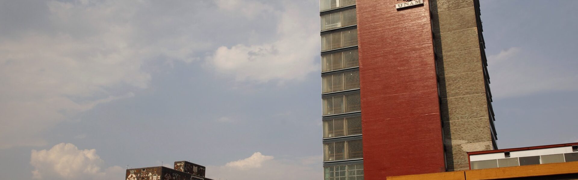 unam 2048x1365 1