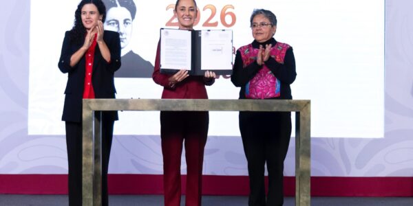 Sheinbaum firma decreto para fortalecer transparencia en el gobierno 11 whatsapp image 2026 08 04 at 82811 am 2048x1365 1